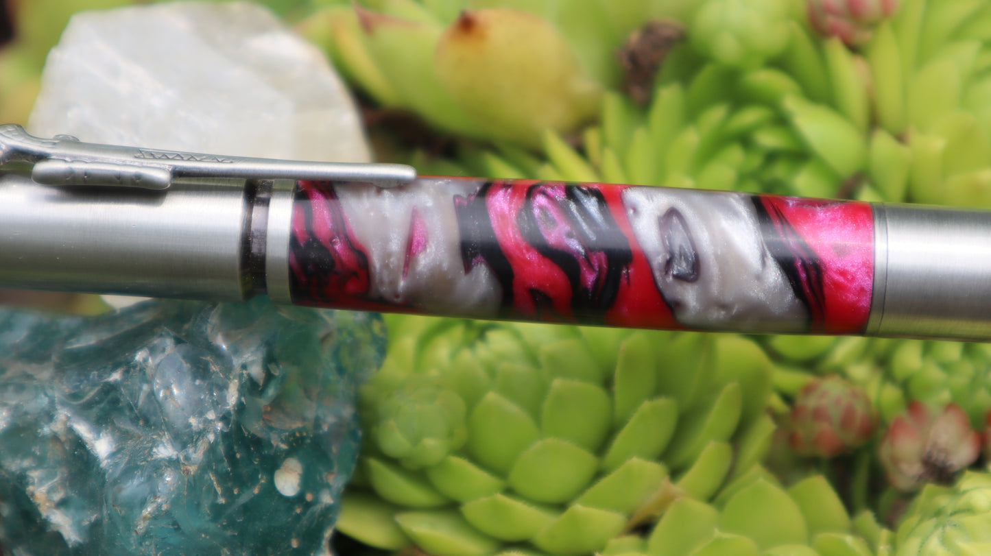 Bolt action pen in pink Damascus